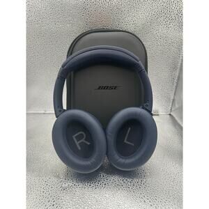 Bose QuietComfort 45 w/carry case and usb c charger midnight blue